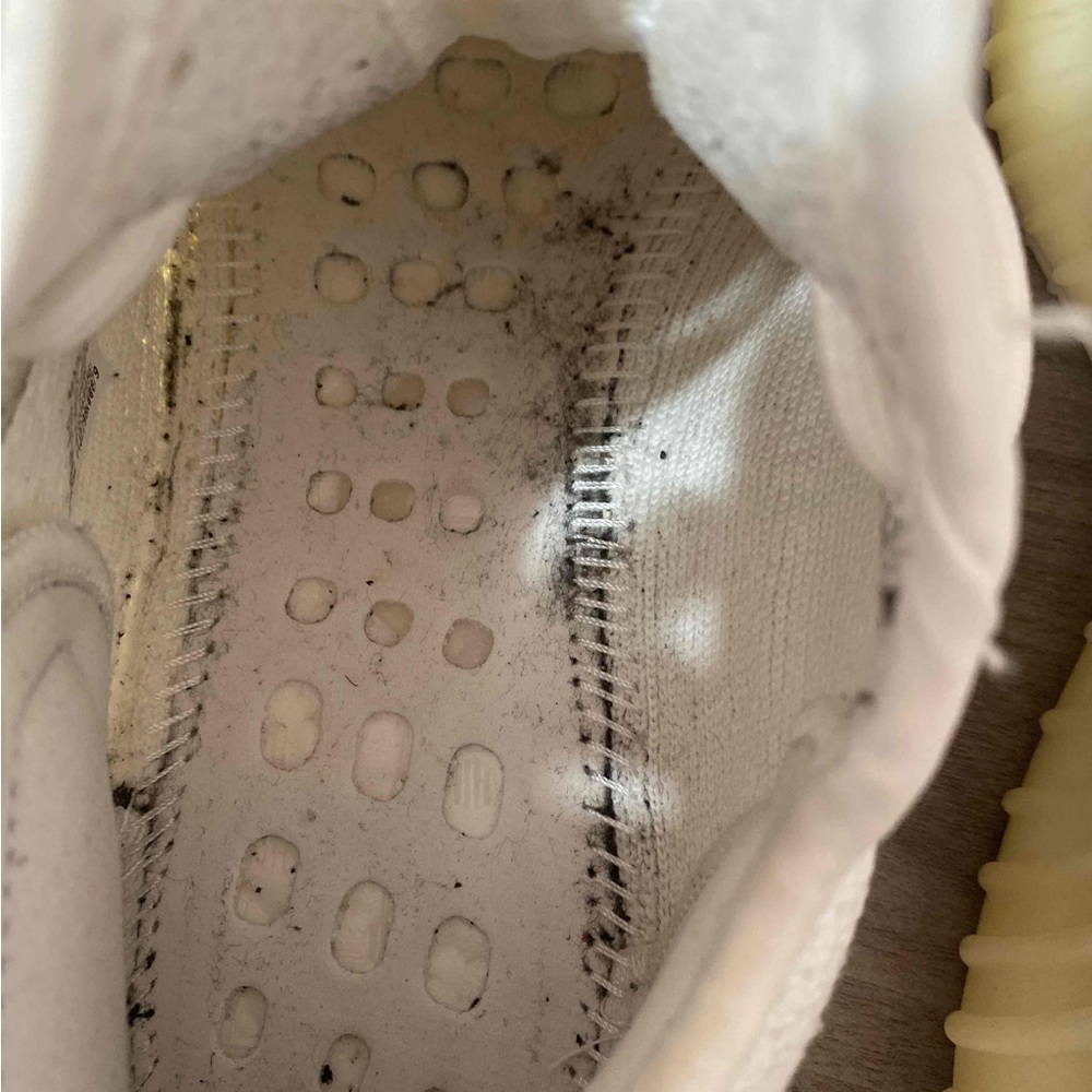 Adidas Yeezy Boost 350 V2 Cream White/Triple White- SZ 7 M- W 8.5 - Picture 15 of 16